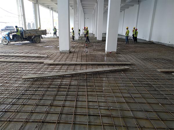 金牛版论坛资料中心承建的济南市应急救援综合训练基地一期项目耐磨地坪正式开工！