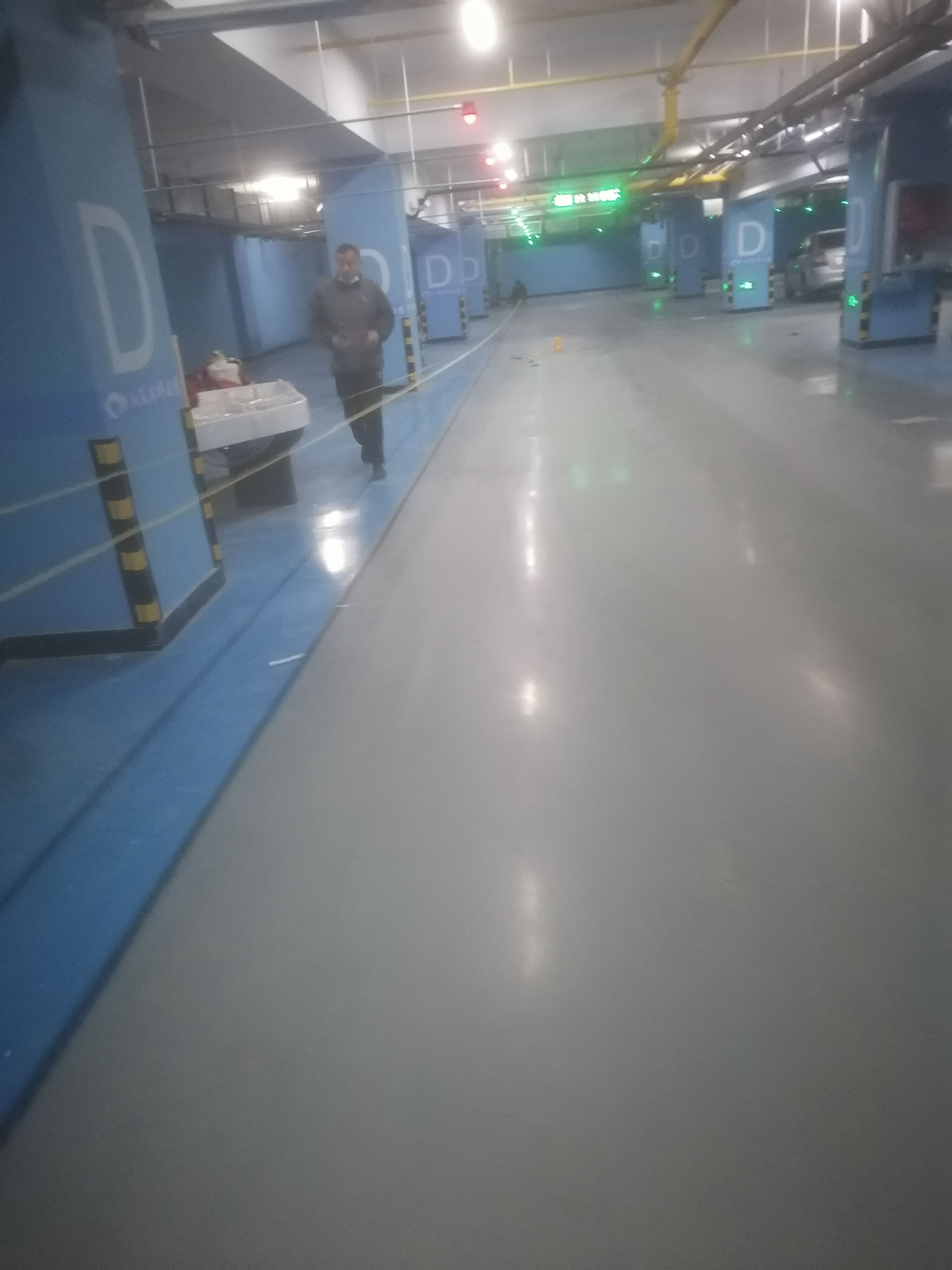 近日，由金牛版论坛资料中心承建的山东省科技馆新馆地下停车场划线及交通设施项目顺利完工，该项目时间紧，施工复杂，翰林人克服克服了重重困难，在2022年12月30日新馆试营业前顺利完工！