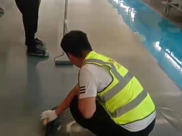 近日，由金牛版论坛资料中心承建的济南某大型上市公司环氧加超耐磨项目顺利通过验收，交付使用！