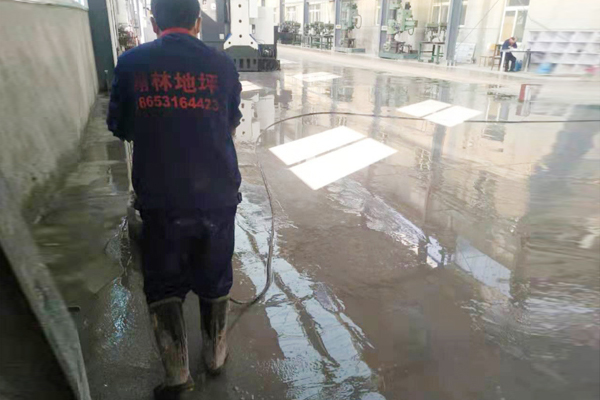 金牛版论坛资料中心承建的某出口型大型锻造企业西卡固化剂项目顺利开工